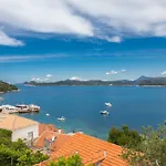 New Apartment With Terrace And Sea View