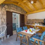 Vacation House Pietra