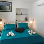 Room Lana