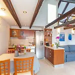 Apartment Bona Palace