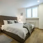 Spacious Modern Apartment Close To The Beach
