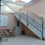 Apartments Sabioncello