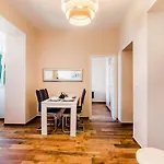 Kalemary'S Apartment