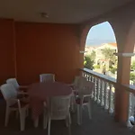 Villa Marina, Vir