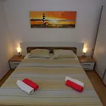 Apartment Dent