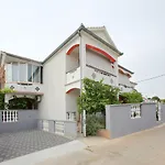 Apartment Mira