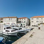 Apartment Mileta Sali