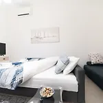 Deluxe Studio Apartment Portic, Self Check-In