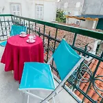 Elegant & Enchanting - Apartment At Old Town Entrance -