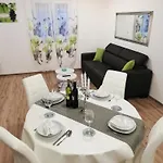 Apartments Mtv With Privatne Parking