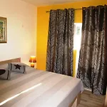 Apartmans And Rooms Dunjini Dvori