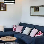Apartmani Neva, Pridraga