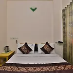 Oyo 28448 Tree Top Residency