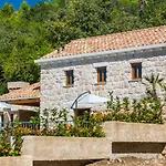 Holiday Home Marina - Private Swimming Pool