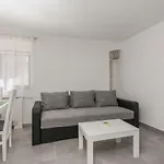 Apartmani Mustaca Dvori