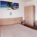 Bobovik Tengerpartivilla
