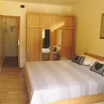 Apartmans And Rooms Dunjini Dvori