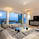 Style And Sea