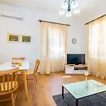 History Apartments Center