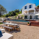 Beachfront Villa Feodora Grande With Pool