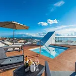 Bekina, Stylish Rooftop Pool Apartment