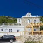 Villa Dundo Pero