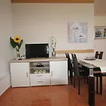 Family Apartment Mirela Borik