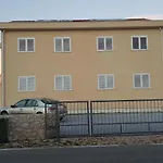 Contemporary Apartment In Nevidane Near Sea