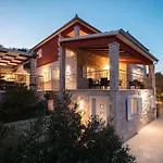 Luxury Villa Stairway To Heaven With Pool