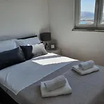 Apartment Moon Island