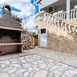 Snug Apartment In Vir With Sea Beach Nearby