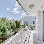 Villa In Orebi With Garden Near Seabeach