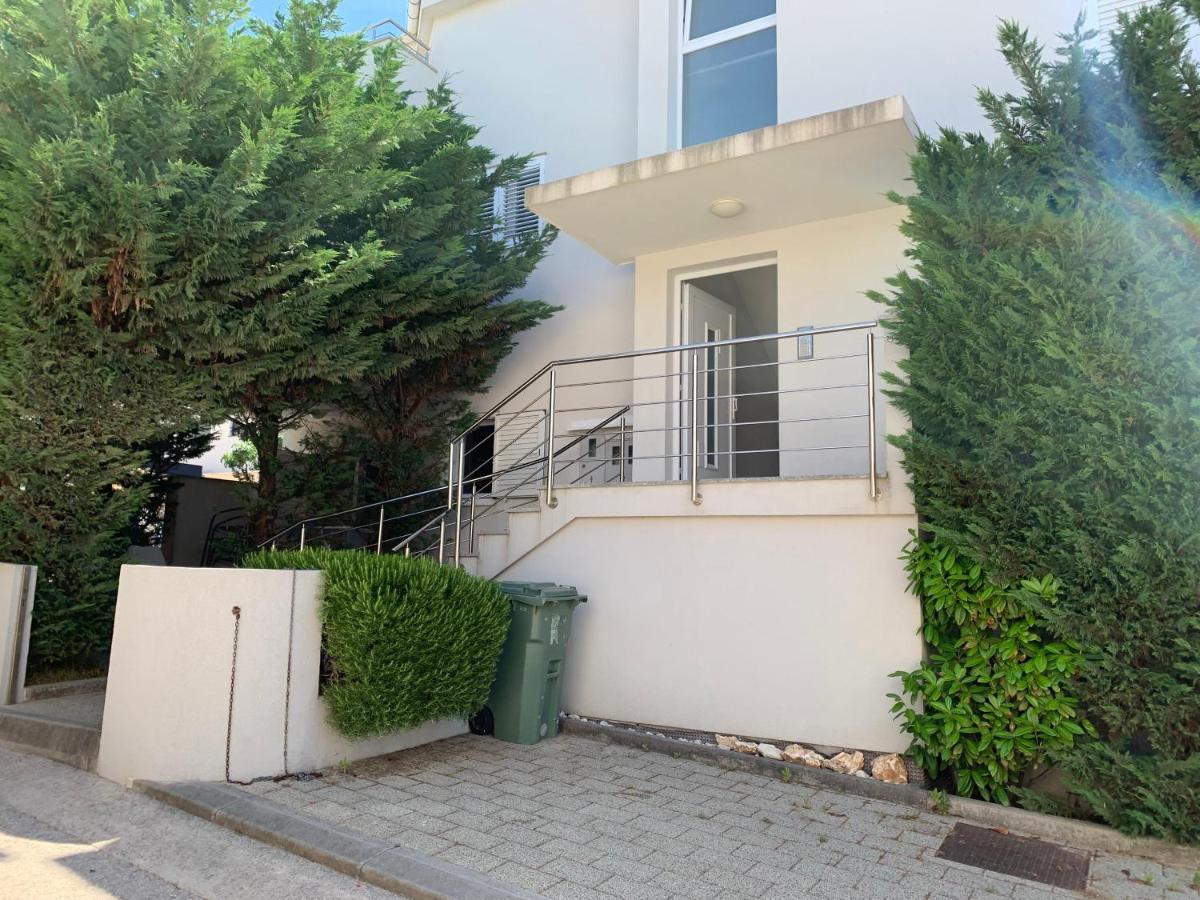 - Dalmacija Apartment *