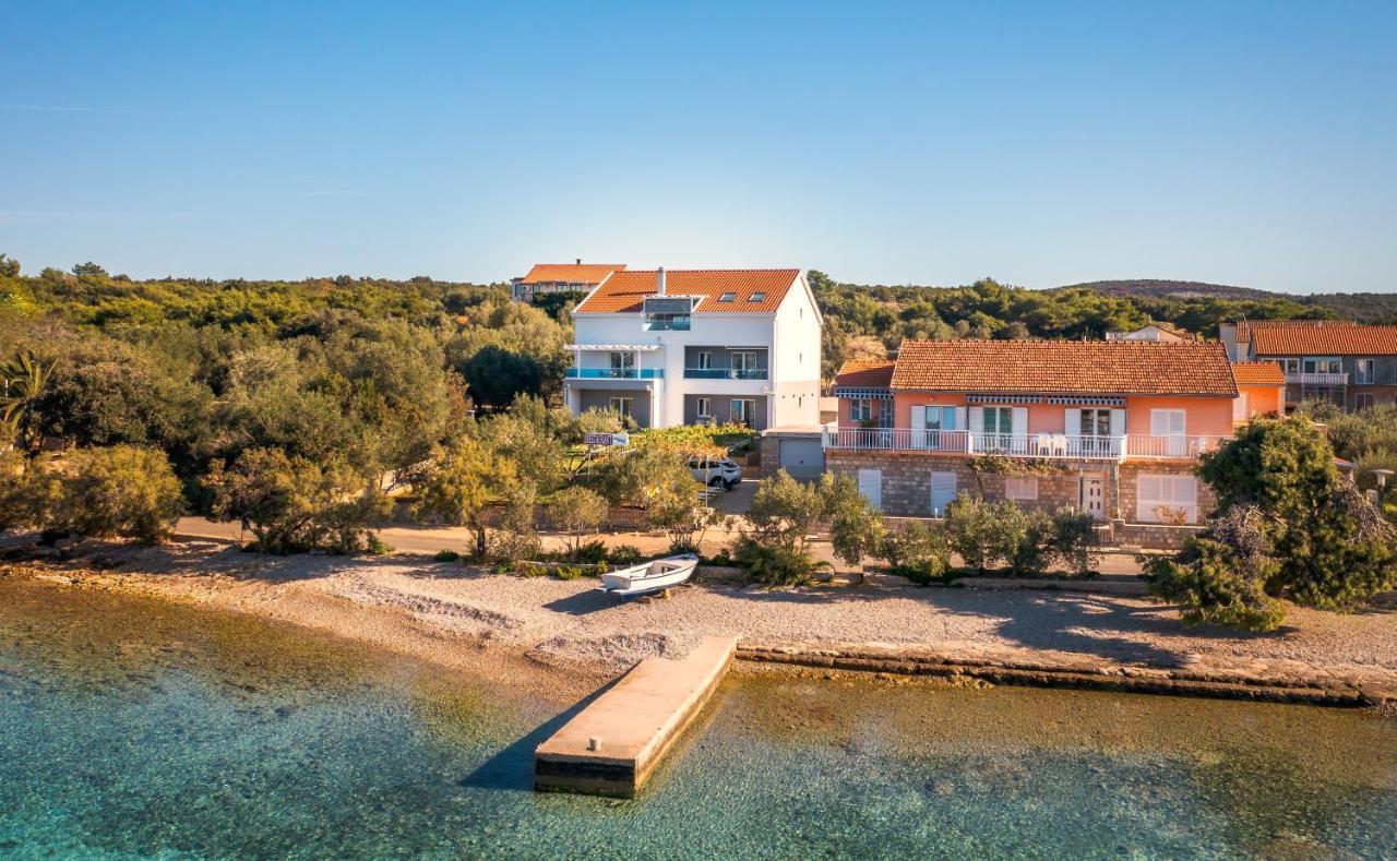 Stari Ribar * Lovište