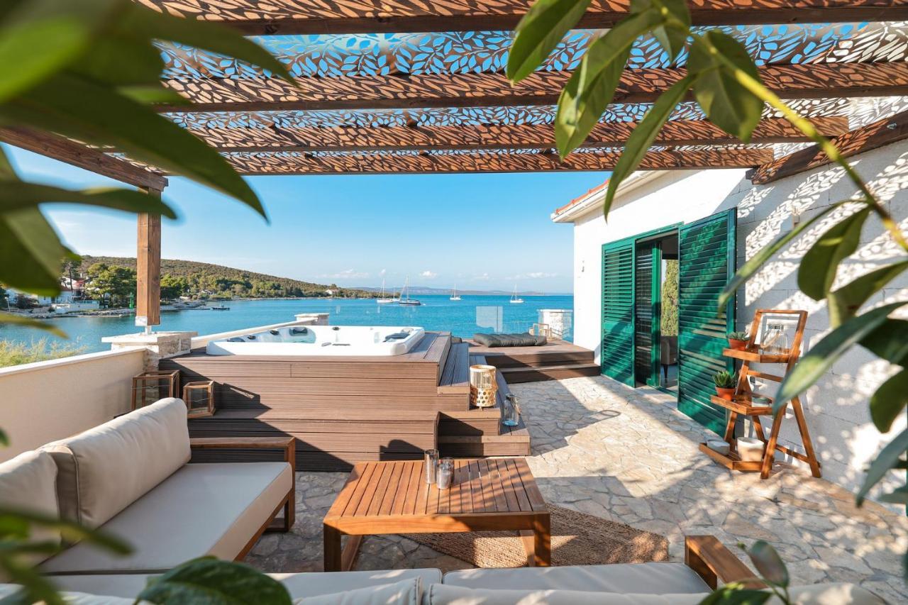 Beautiful Mare Vista Villa *