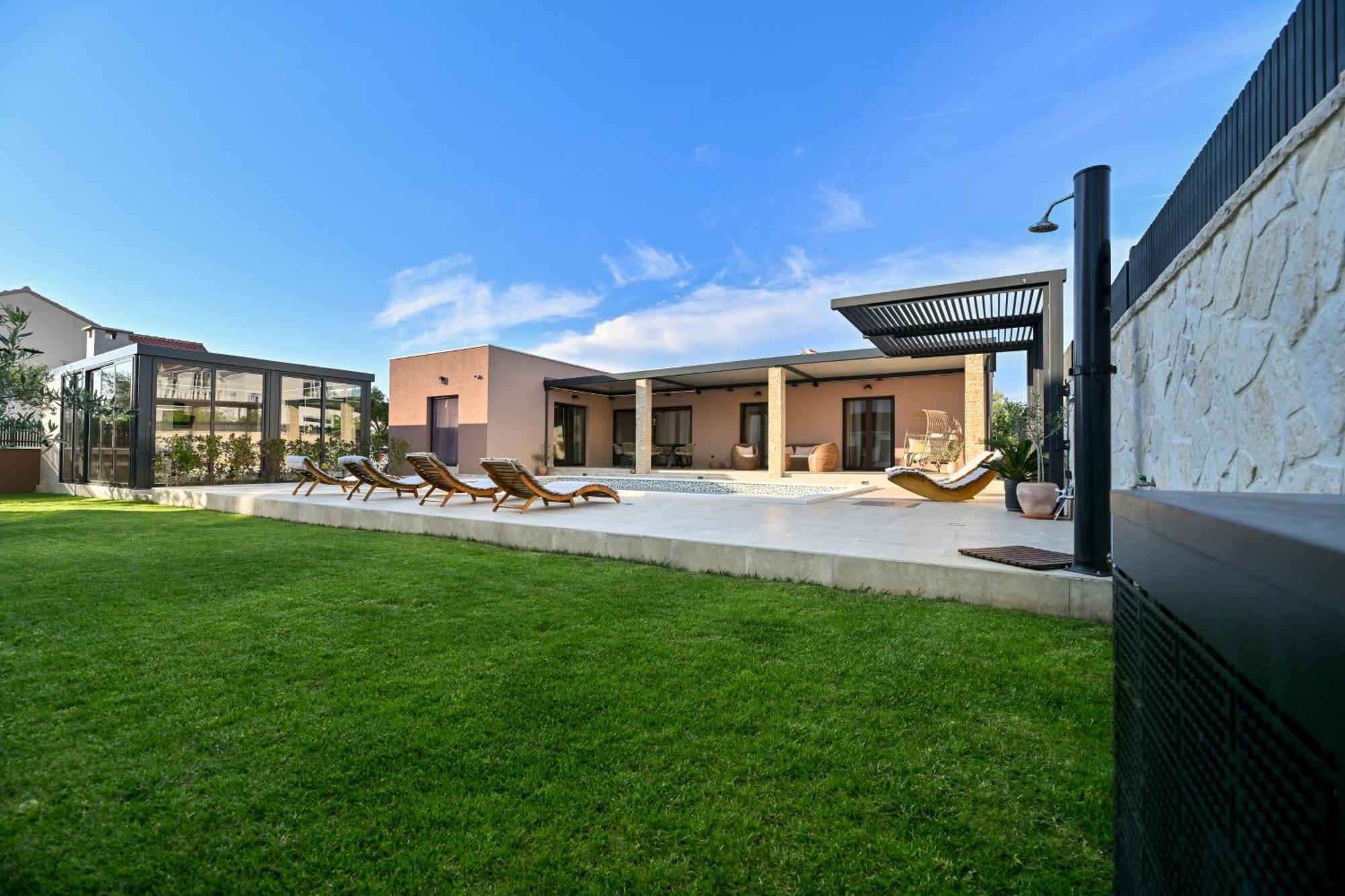 Skyfall Villa *