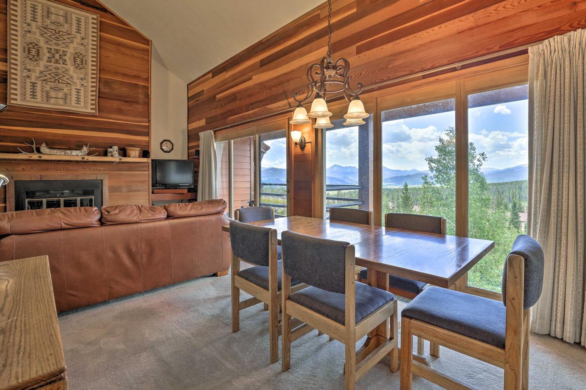 With Perks And Trail Access! * Silverthorne