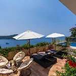 Villa Adrian