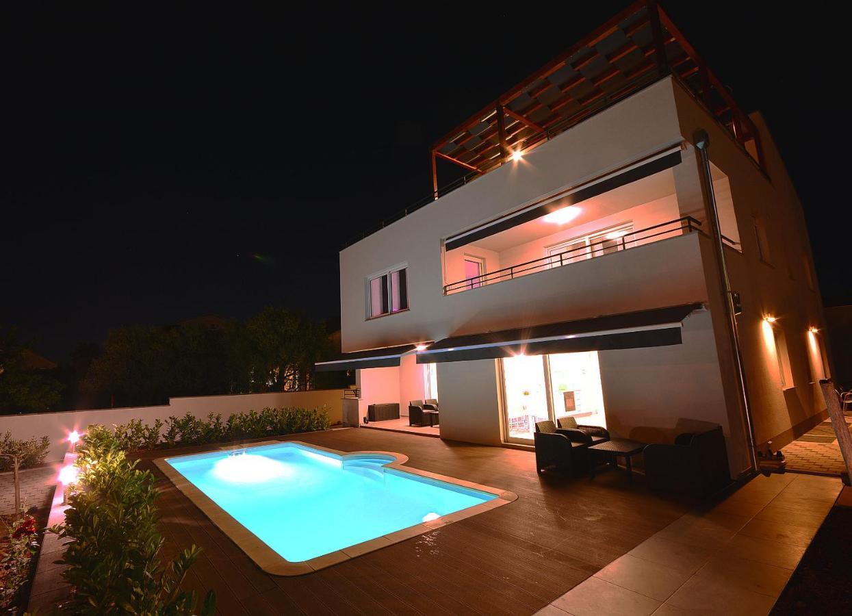 Apartment 3 With The Private Jacuzzi