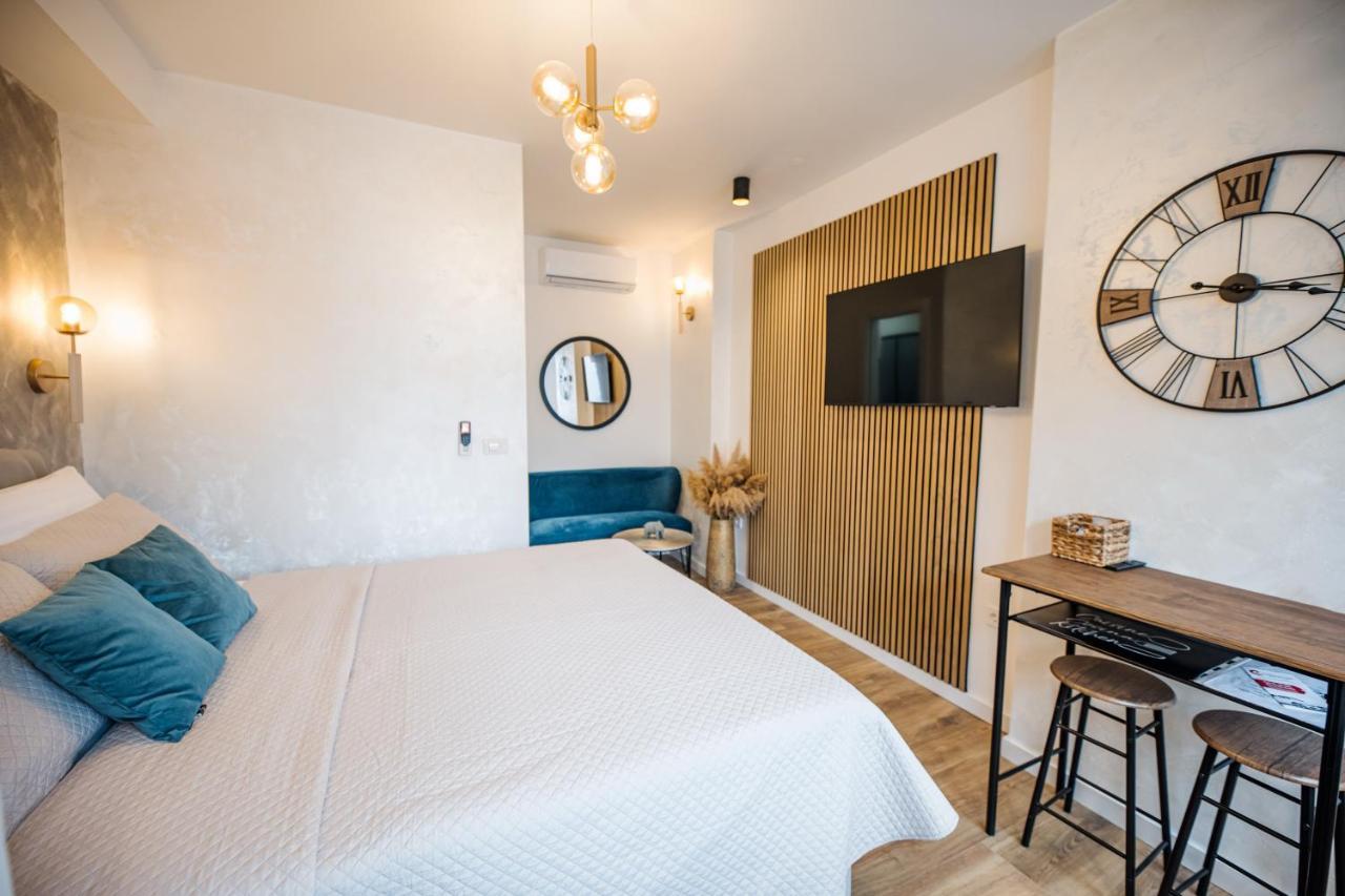 Premium With Terrace Apartment *