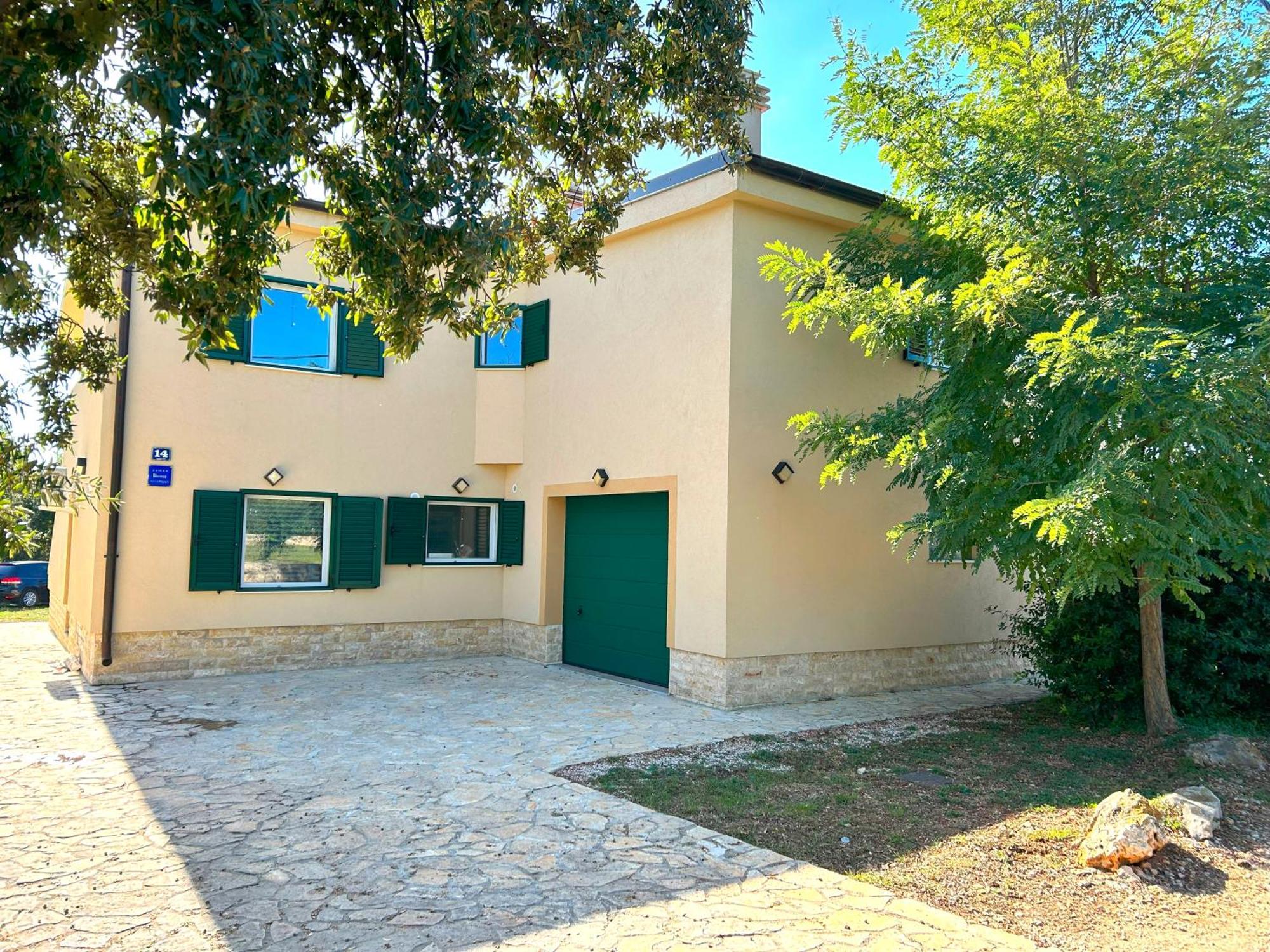 Novak Apartment Vir
