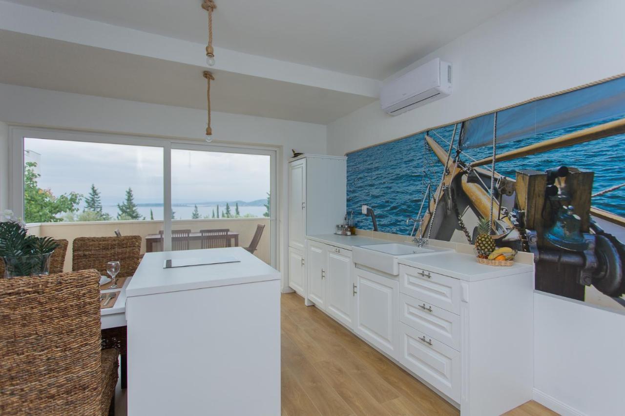 Captain's Apartment *