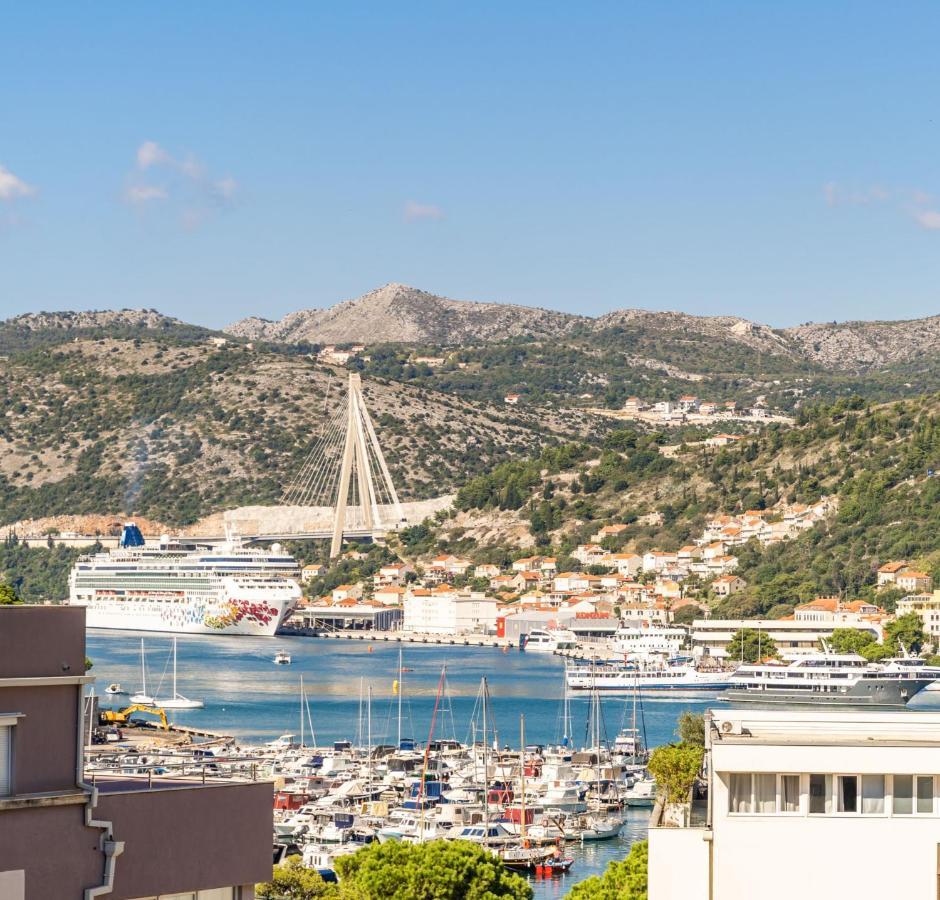 Gorgeous Sea View With Free Parking Apartmán *
